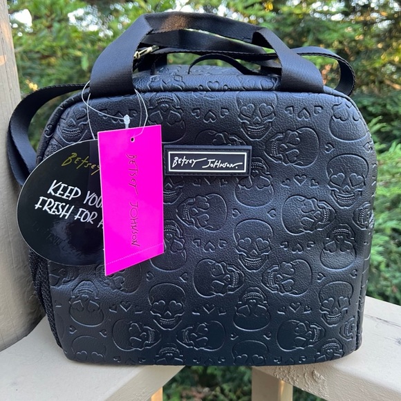 Betsey Johnson Skull Insulated Lunch Tote - Picture 1 of 4